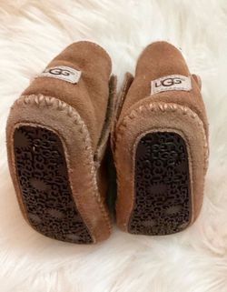 Cute Baby UGG boots-size 4/5