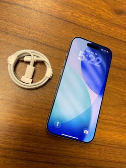 LikeNEW iPhone 17 256GB Unlocked AT&T T-mobile Verizon Cricket