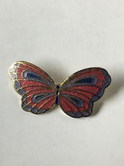 PRETTY BUTTERFLY BROOCH