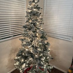 6.5 Flocked Tree