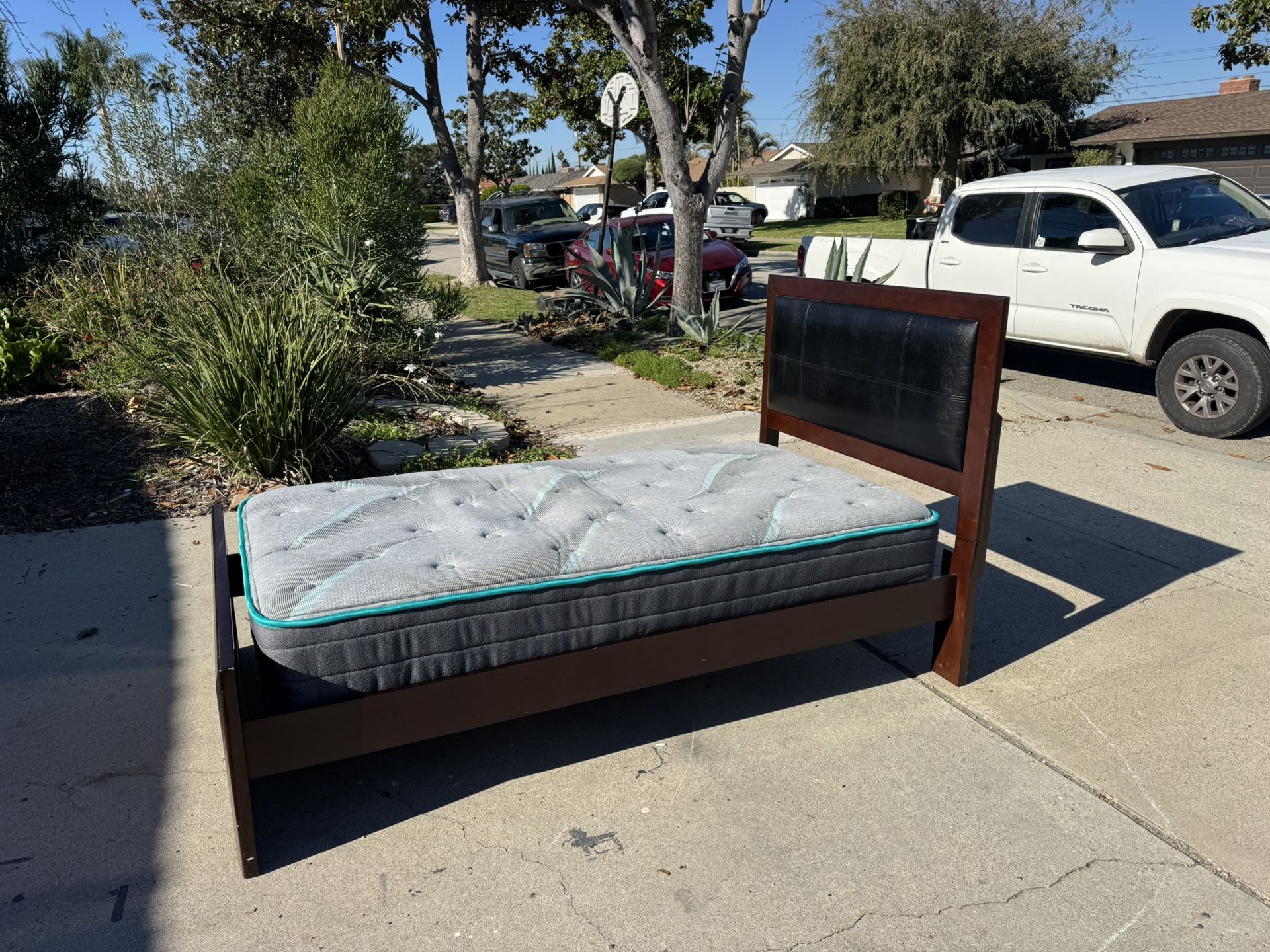 Twin Bed & Mattress FREE OC DELIVERY