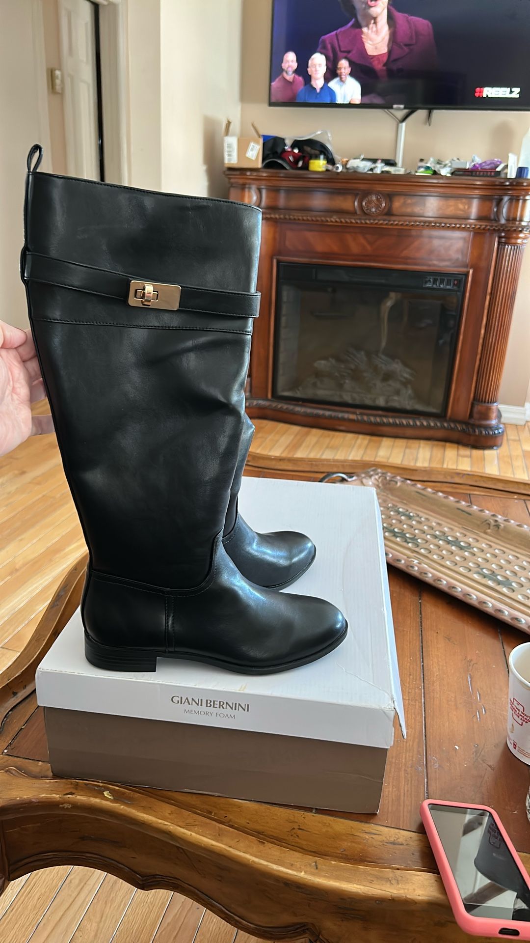 Women’s Black boots Size 6, Brand New