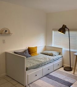 Convertible bed