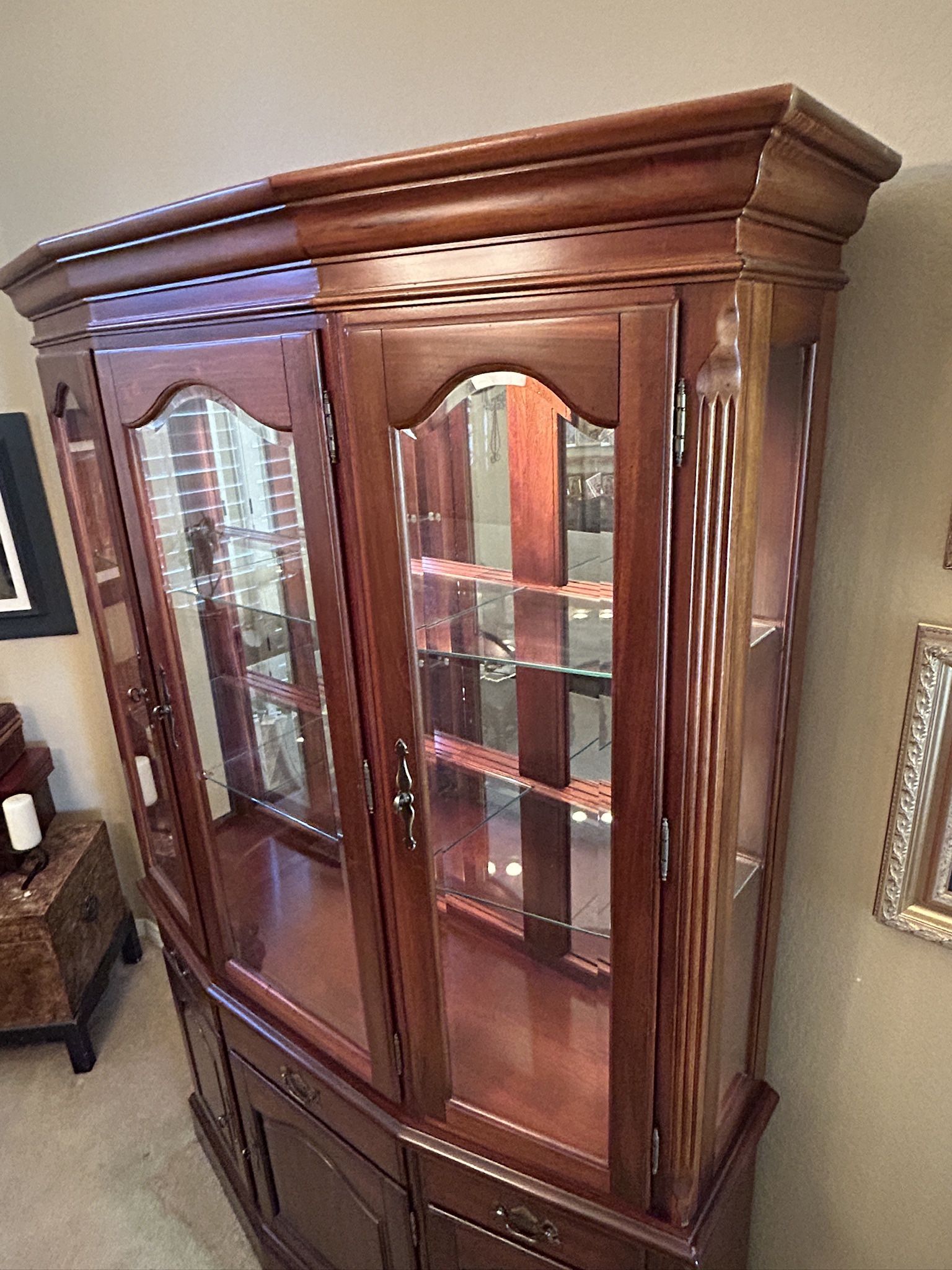 China Cabinet with Hutch