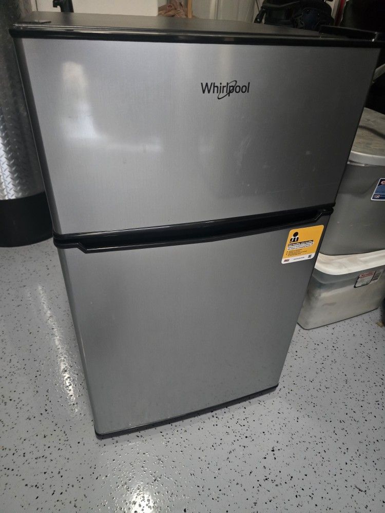 Whirlpool Mini Fridge and Freezer