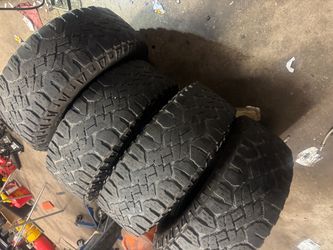 17 inch Goodyear wrangler LT tires size LT285/70/R17