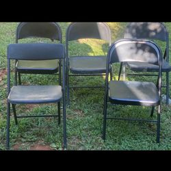 5 Folding Chairs 