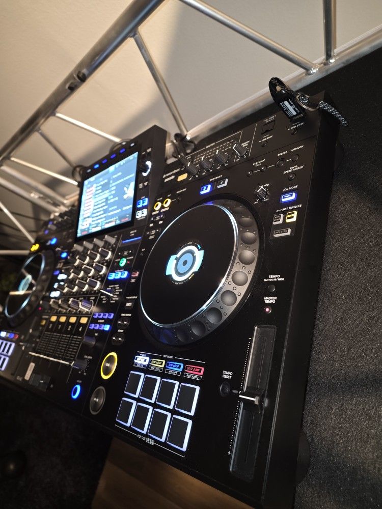Alpha Theta XDJ AZ / Pioneer DJ Controllers