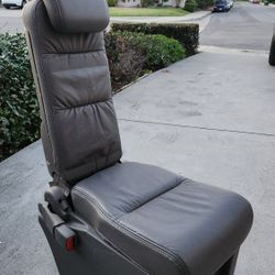 Middle Seat. Honda Odyssey