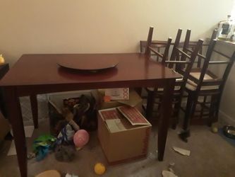 Table and chairs motivated to sell