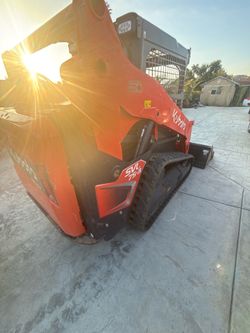 KUBOTA SKID STEER