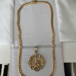 10 Kt Solid Gold Chain With 10 Kt Solid Pendant 110 Grams 24 Inches