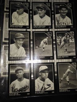 Baseball cards 9 and condition vintage baseball players