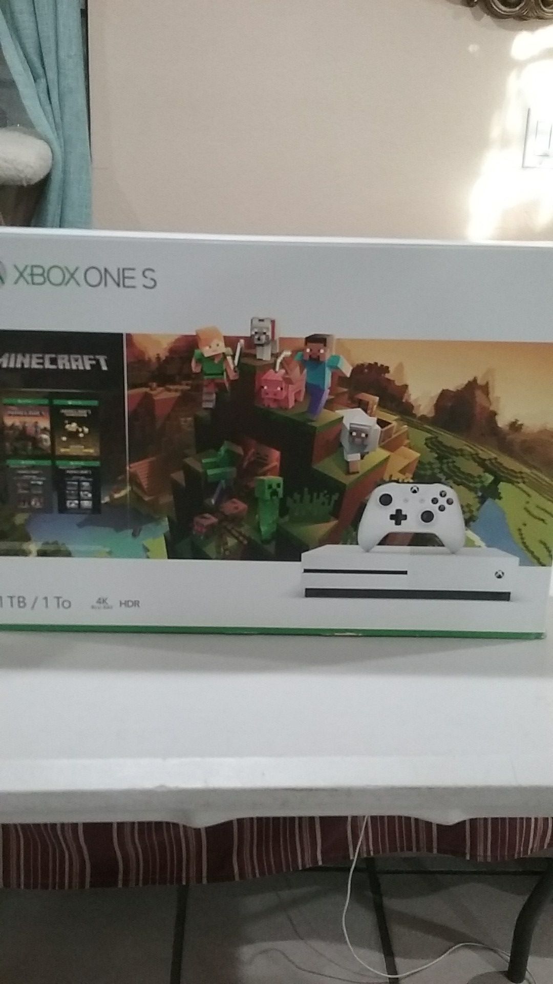 Xbox One S 1TB Minecraft Bundle White