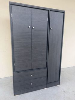 XL tall closet with shelves