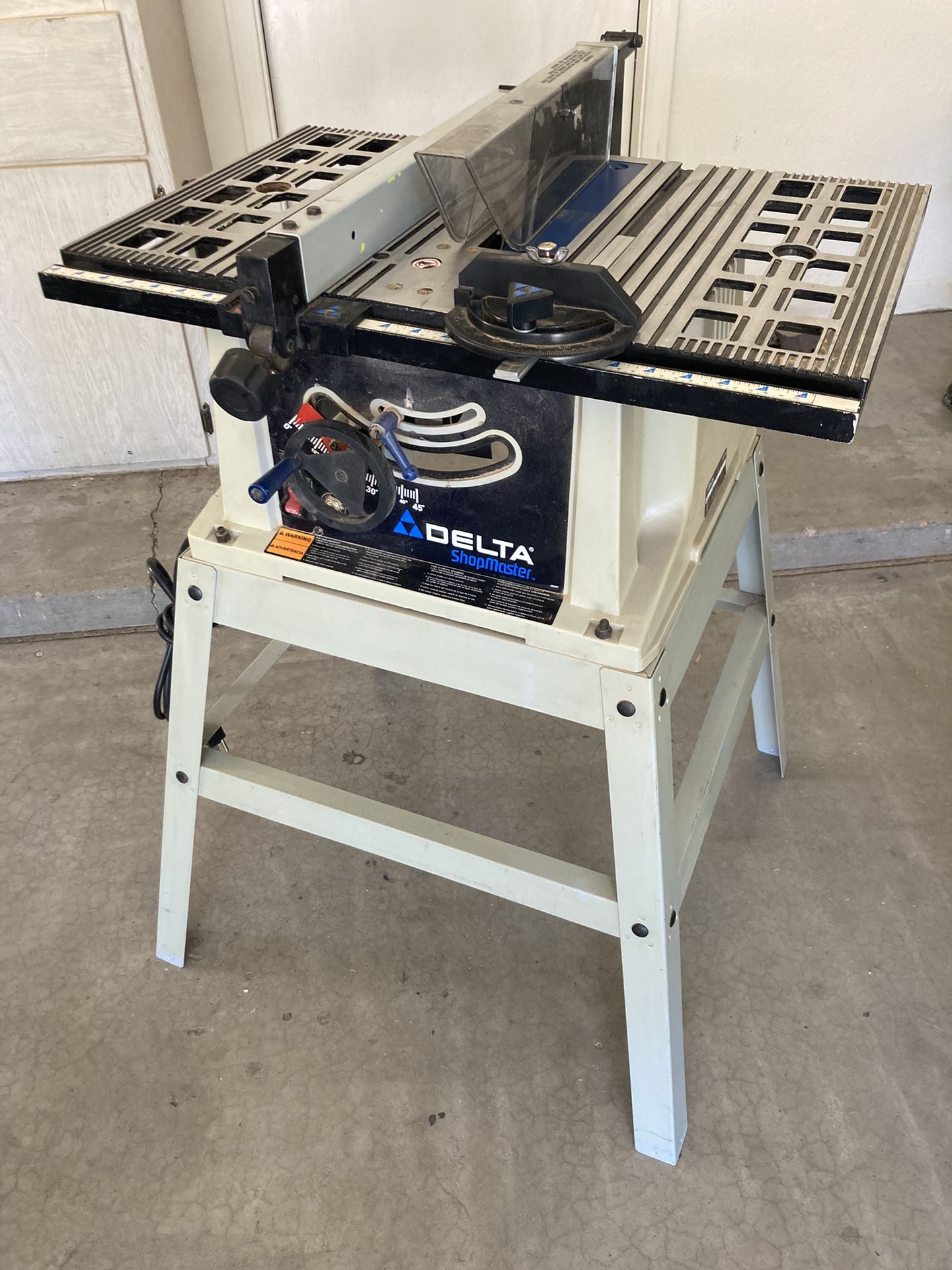 Delta Table Saw With Stand An Extra Blades