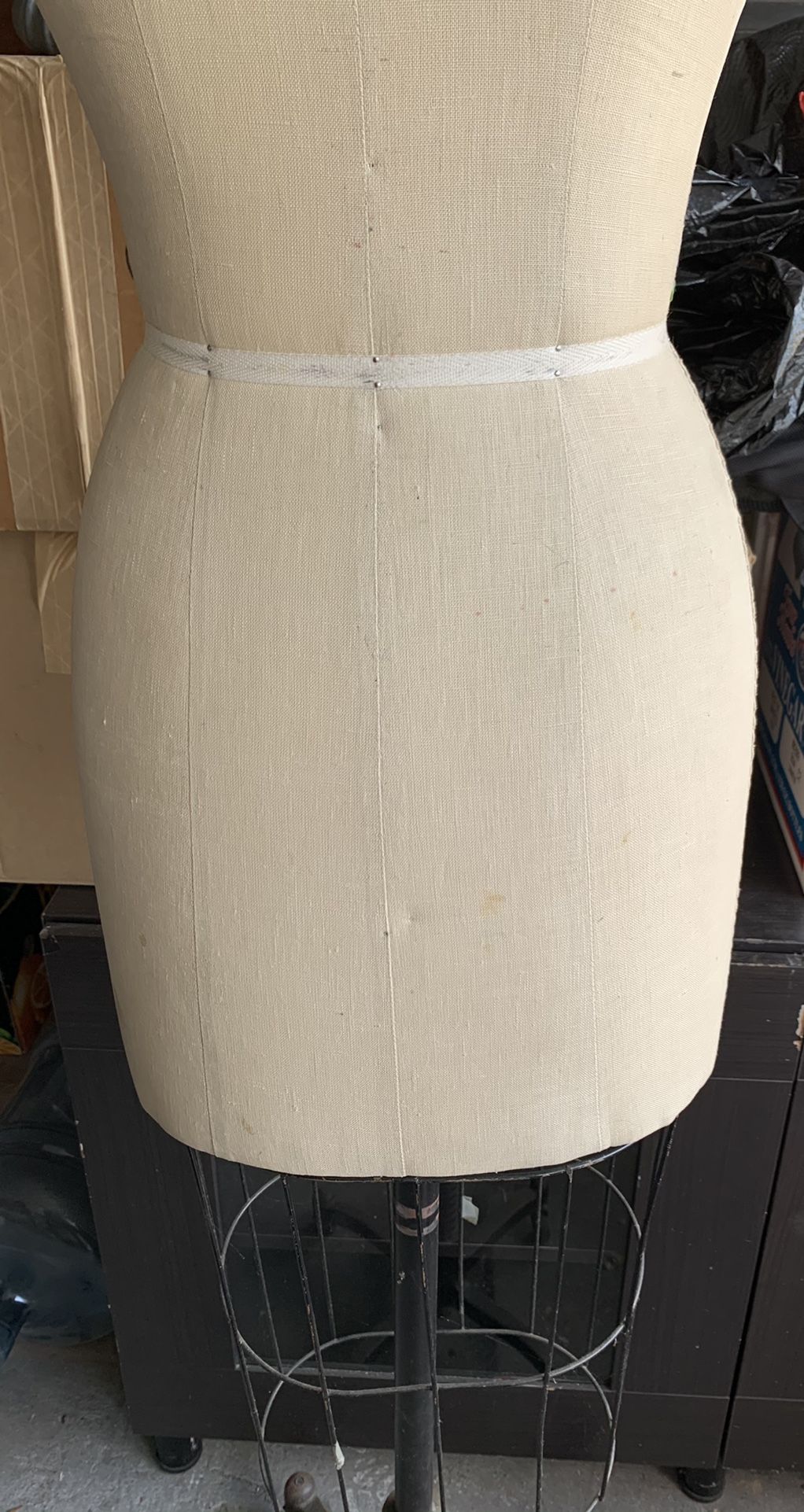 professional dress form Female Full Body Sewing Dress Form: Size 8 main image 0