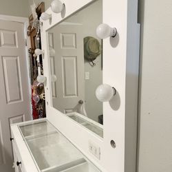 Vanity Mirror Use 