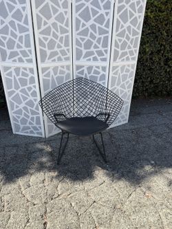 Set of 8 Vintage 1990s Knoll Bertoia Diamond Chairs