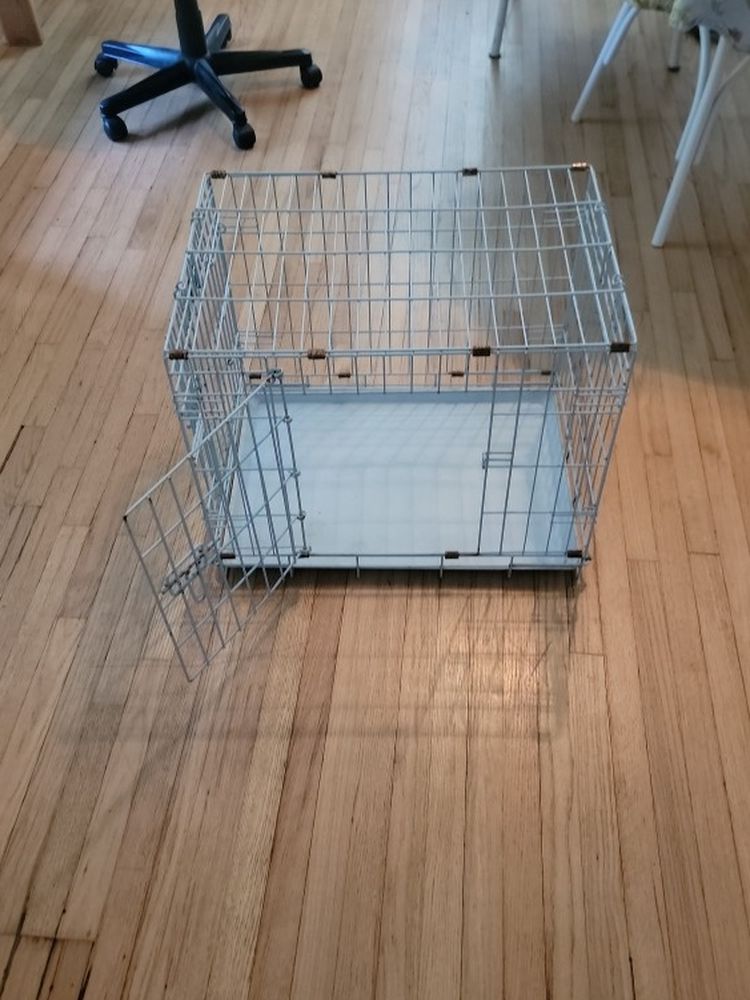 Small To Med Dog Crate