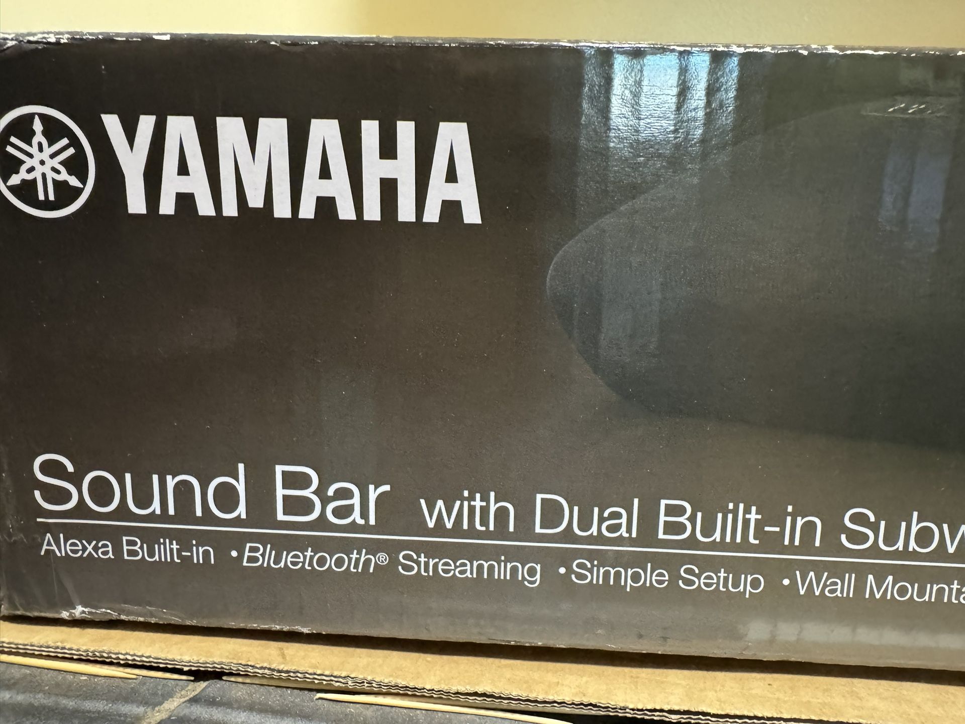 YAMAHA ATS-1090 35" Wide Soundbar Dual in-Bar Subwoofers