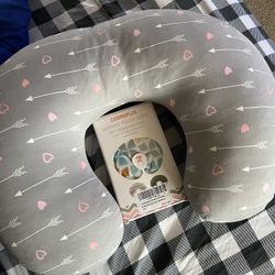 Boppy Pillow With 2 Extra Cover