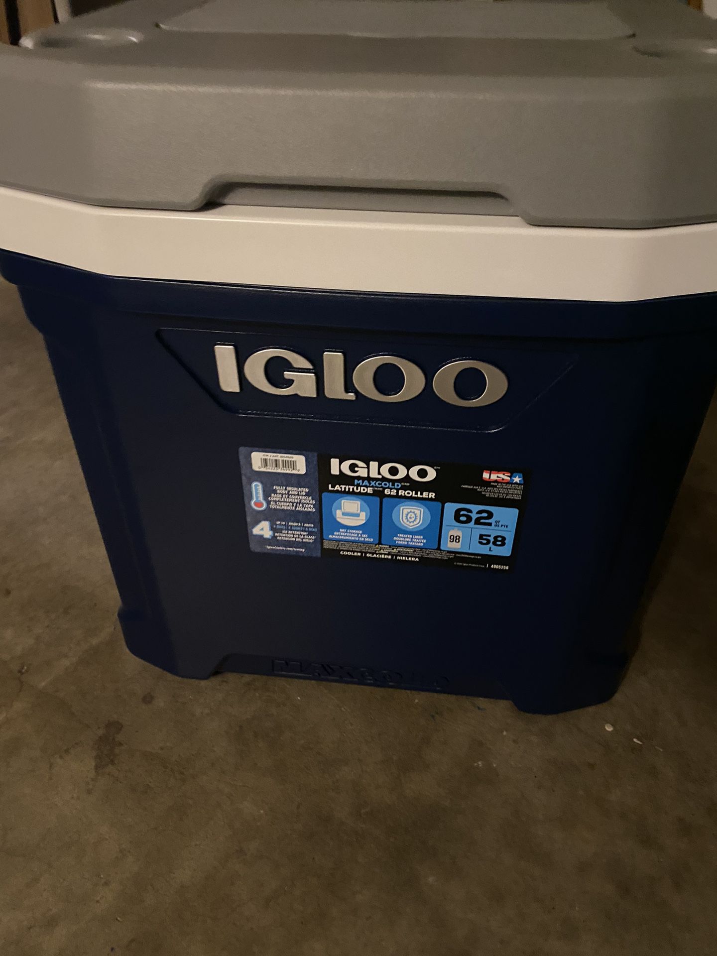 Igloo (NEW) 62 Quart Cooler With Wheels 