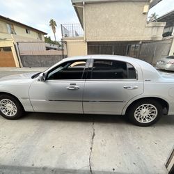 For Sale 99 Lincoln Town Ex Series Runs Great Tags Up To Date low ballers get a fkn job