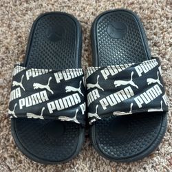 Boys Puma Slides Size 3