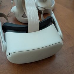 Oculus Quest 2 *Works Great*