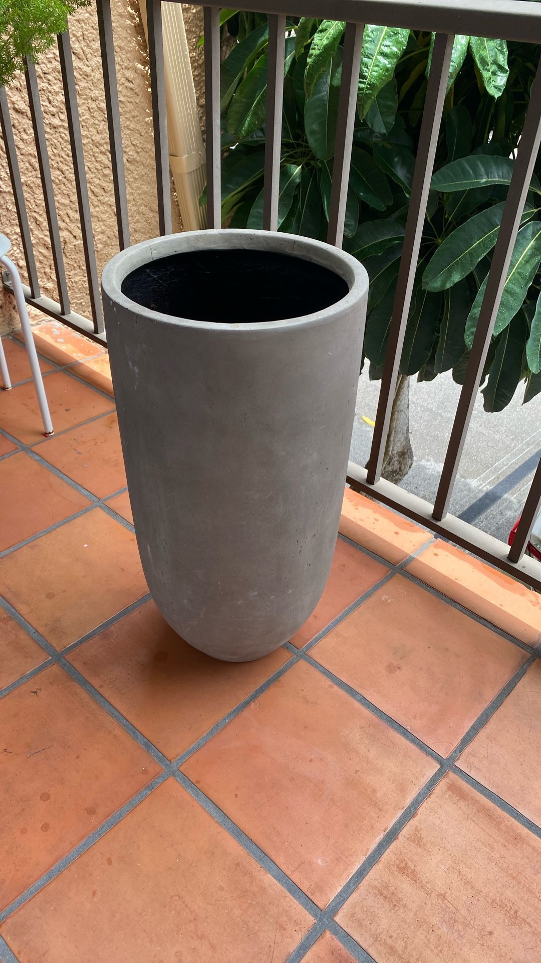 Planter Tall Concrete