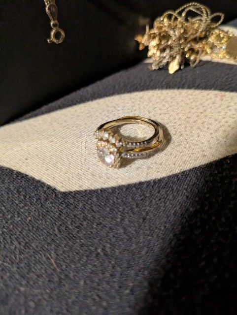 3.5k Diamond Ring 14k Gold