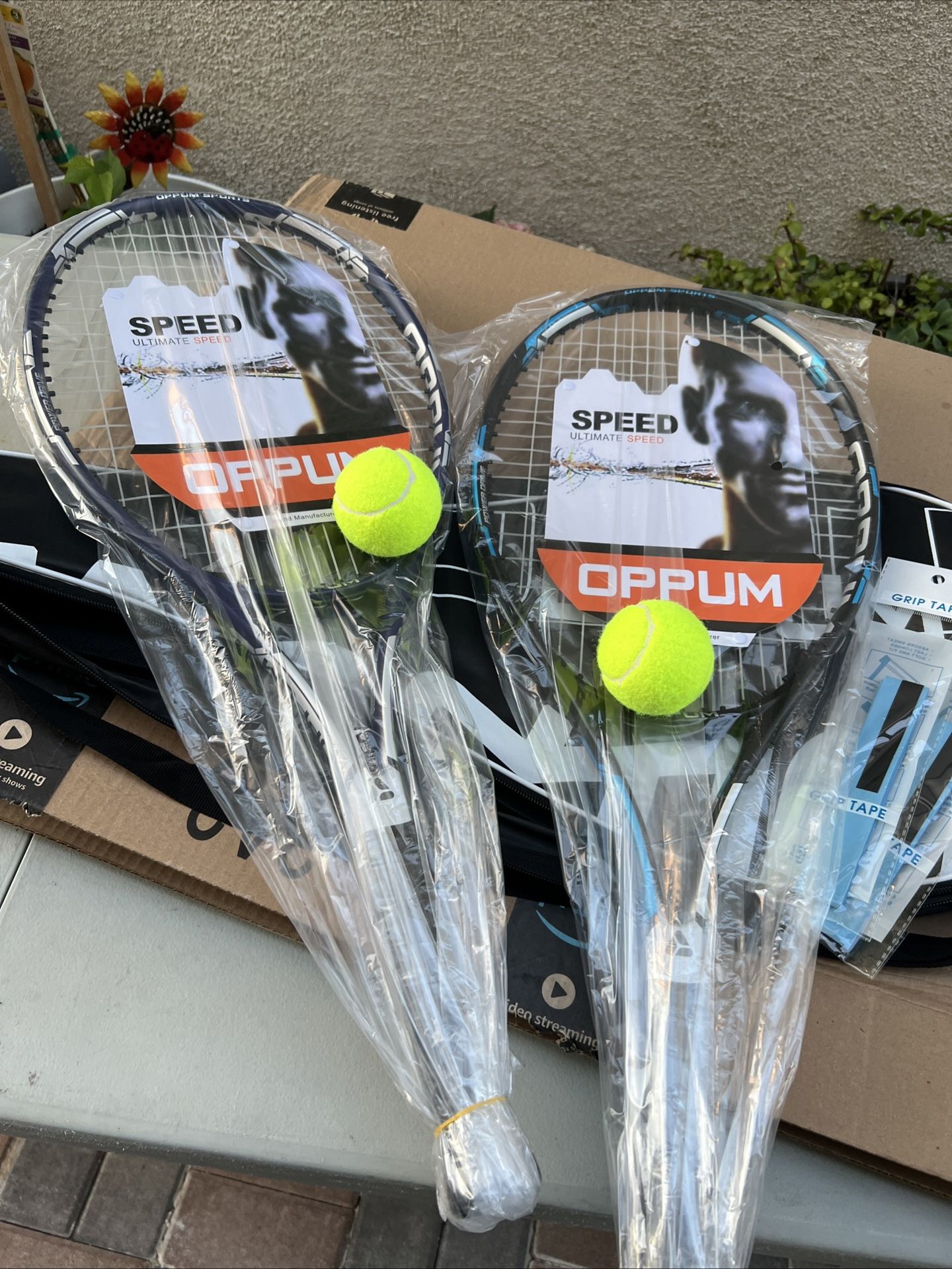 NEW Tennis Rackets for Adults 27 Inch Tennis Racquets Set Included Tennis 2 balls With a carrying bag