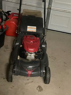 2010 lawnmower and weed eater. Great condition. New spark plug, oil and blades