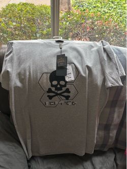 T-shirt size XL for unisex