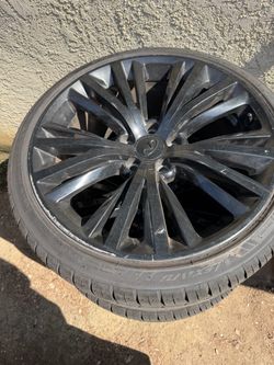 19” Infiniti Wheels & Tires 5x114.3 – 245/35R19 – Like New Tires MUST SELL