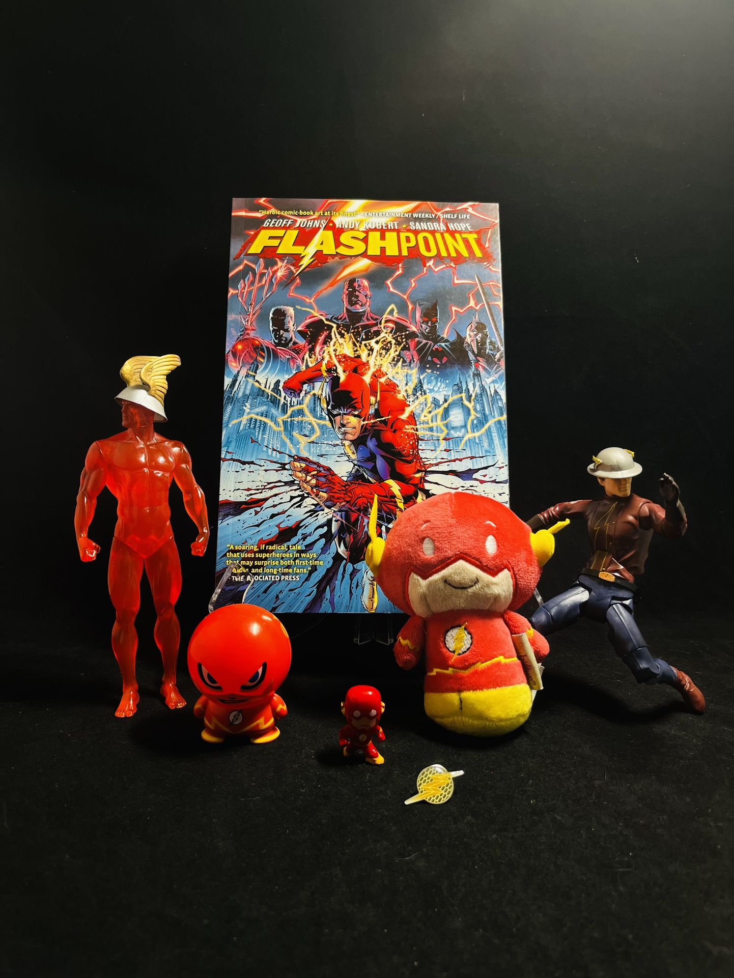 The Collectibles - Flashpoint Graphic Novel | Kingdom Come Flash | Jay Garrick 