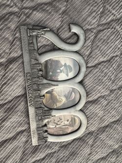 Vintage 1996 Young Editions NYC Skyline Frame – ‘2000’ Design – Twin Towers Pre-9/11