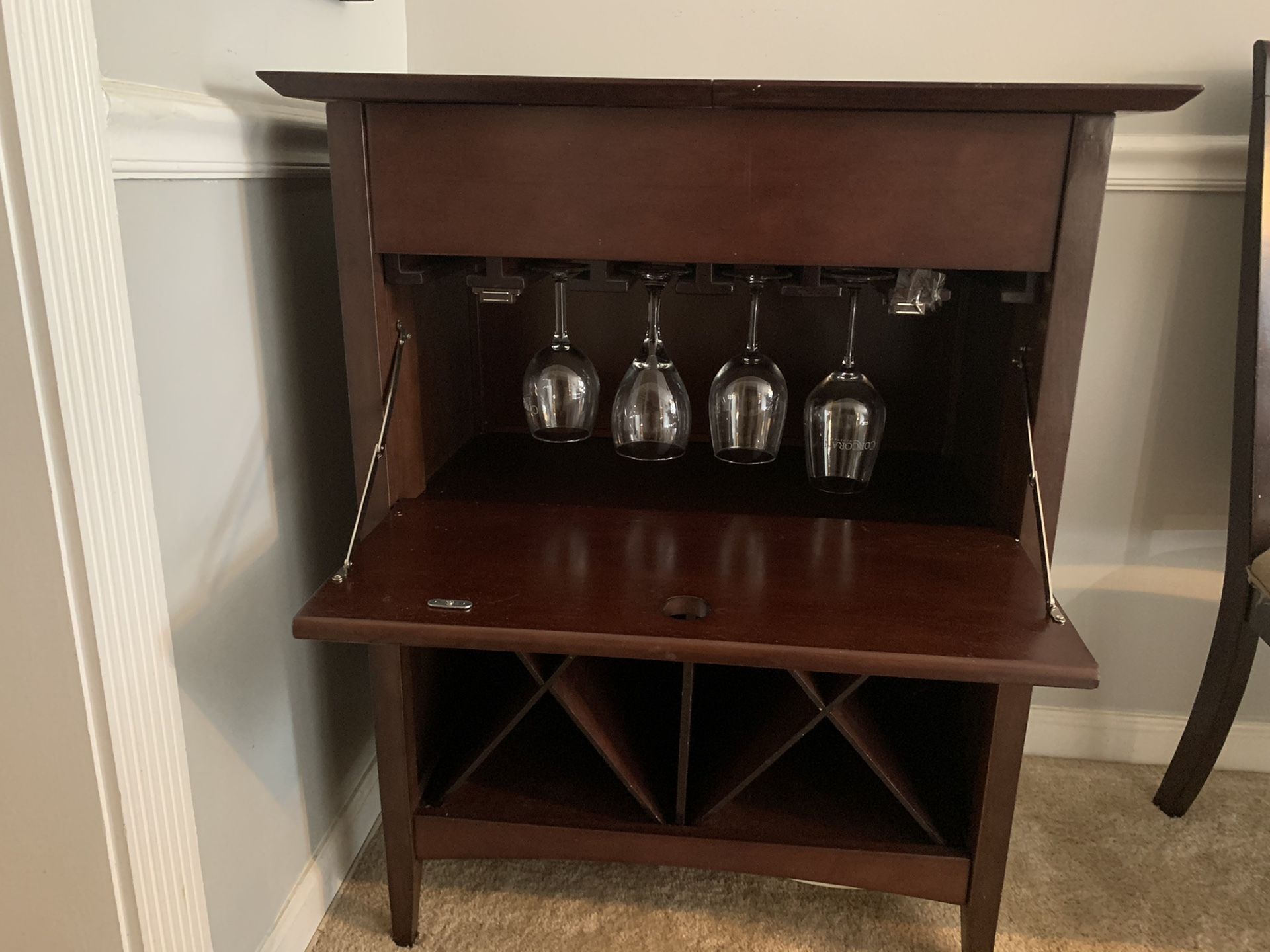 Wine cabinet in good condition