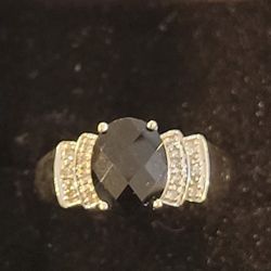 Sapphire and Diamond Ring 10kt