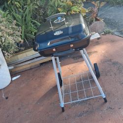 Barbecue Grill With Wheels 