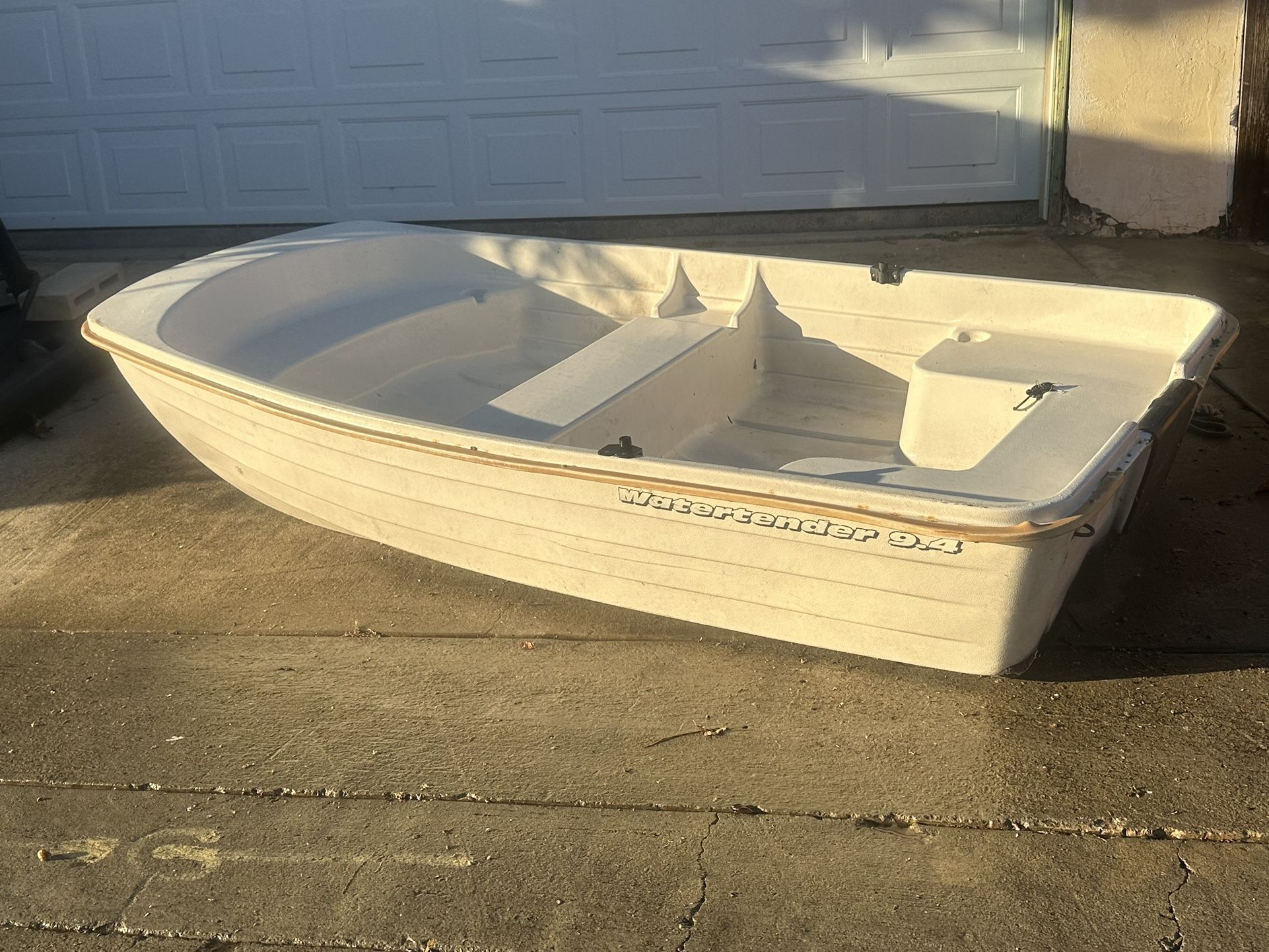 Boat Dinghy Water Tender 9.4 Outboard 5 HP 4 Stroke Short Shaft