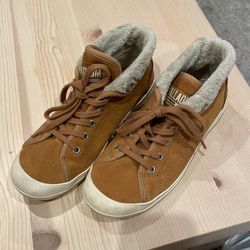 Palladium Womens Size 6.5 