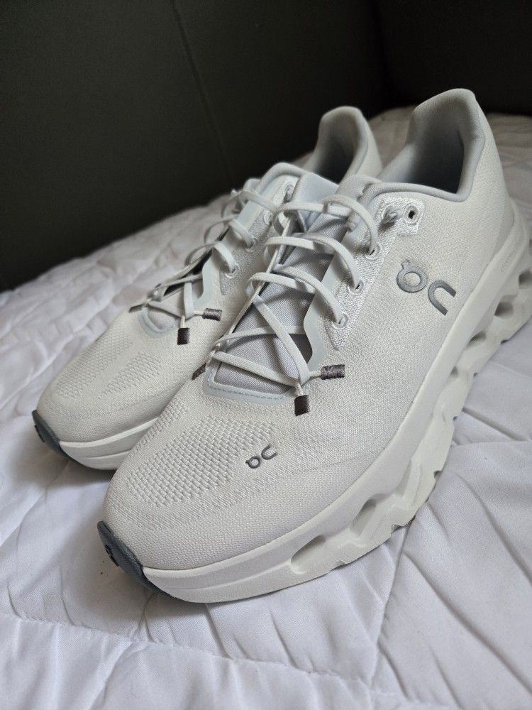 Oncloud Cloudtilt Women's Size 9 / Men's Size 7.5