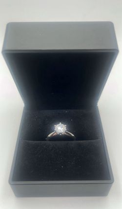 Vvs1 Moissanite Engagement Ring