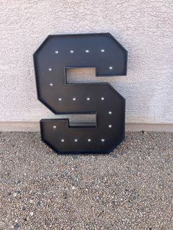 Light up letter sign