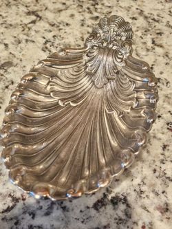 $35.00 - 1980's F.B. Rogers Rococo/Vtg Renaissance Designed Style Silverplated Hostess Dish - Multifunctional Uses!  Shell Design on Ornate Pedestal B