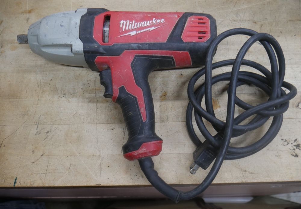 Milwaukee corded impact wrench 1/2 square -pin corded 9070-20 886495-3