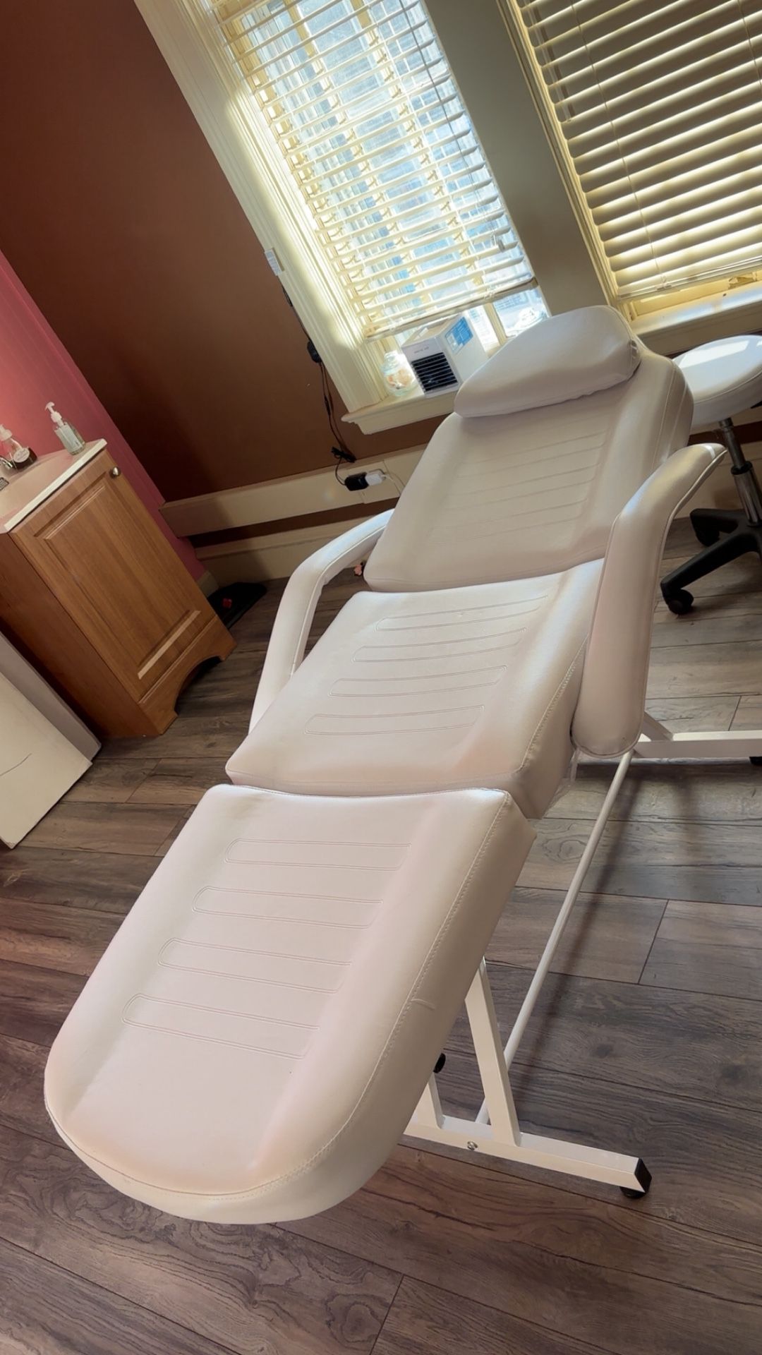 Esthetician Table / Lash Table With Chair
