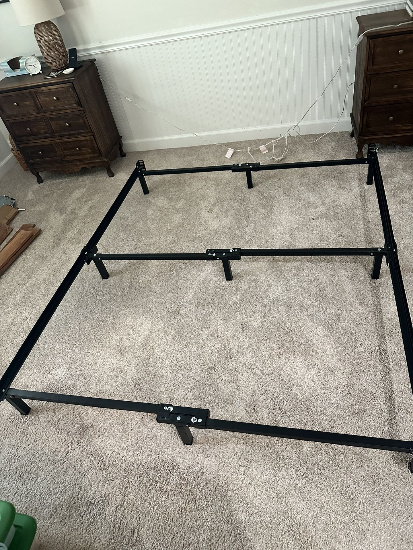 HEAVY and Sturdy Metal Bed Frame - Queen 